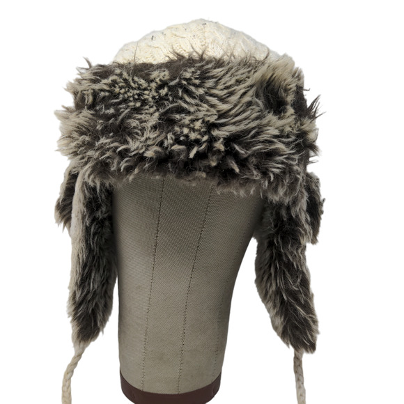 Screamer Women's Knit Trapper Hat Cream Vegan Fur Trim Ear Flaps - Picture 1 of 12